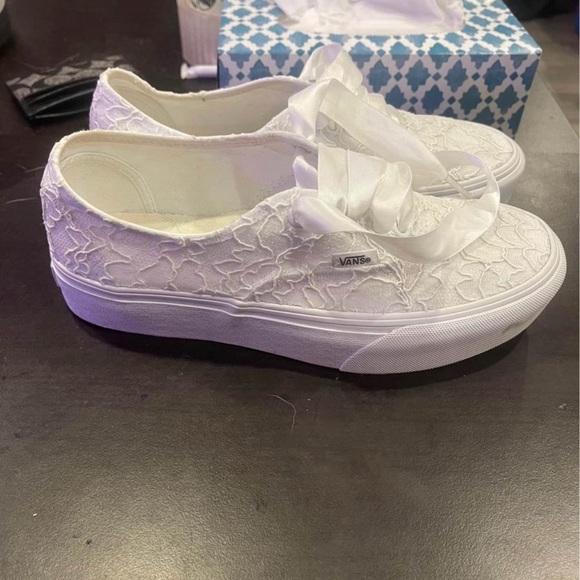 Custom Lace Platform Vans - Picture 3 of 3